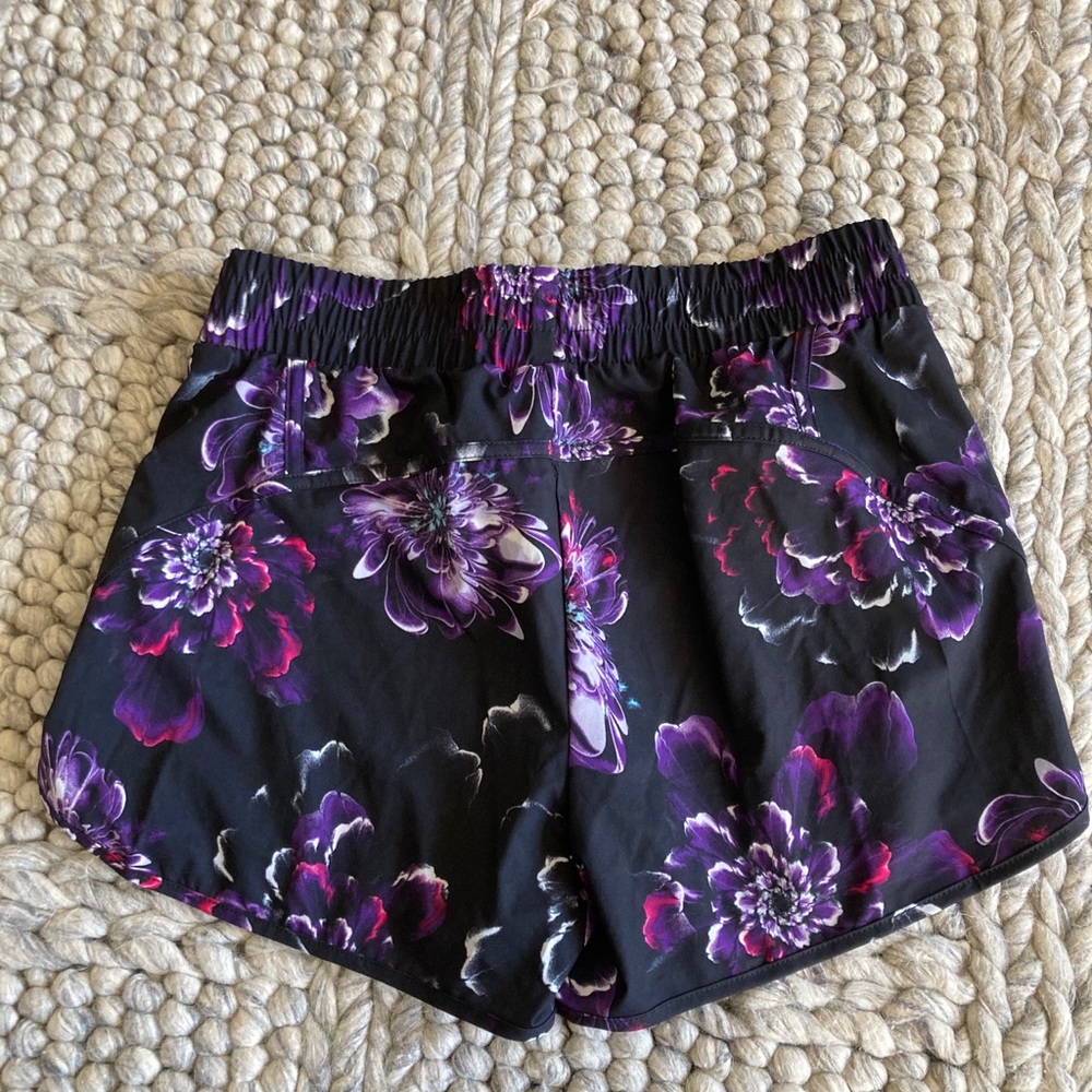 Avia flowered athletic shorts - Picture 2 of 7